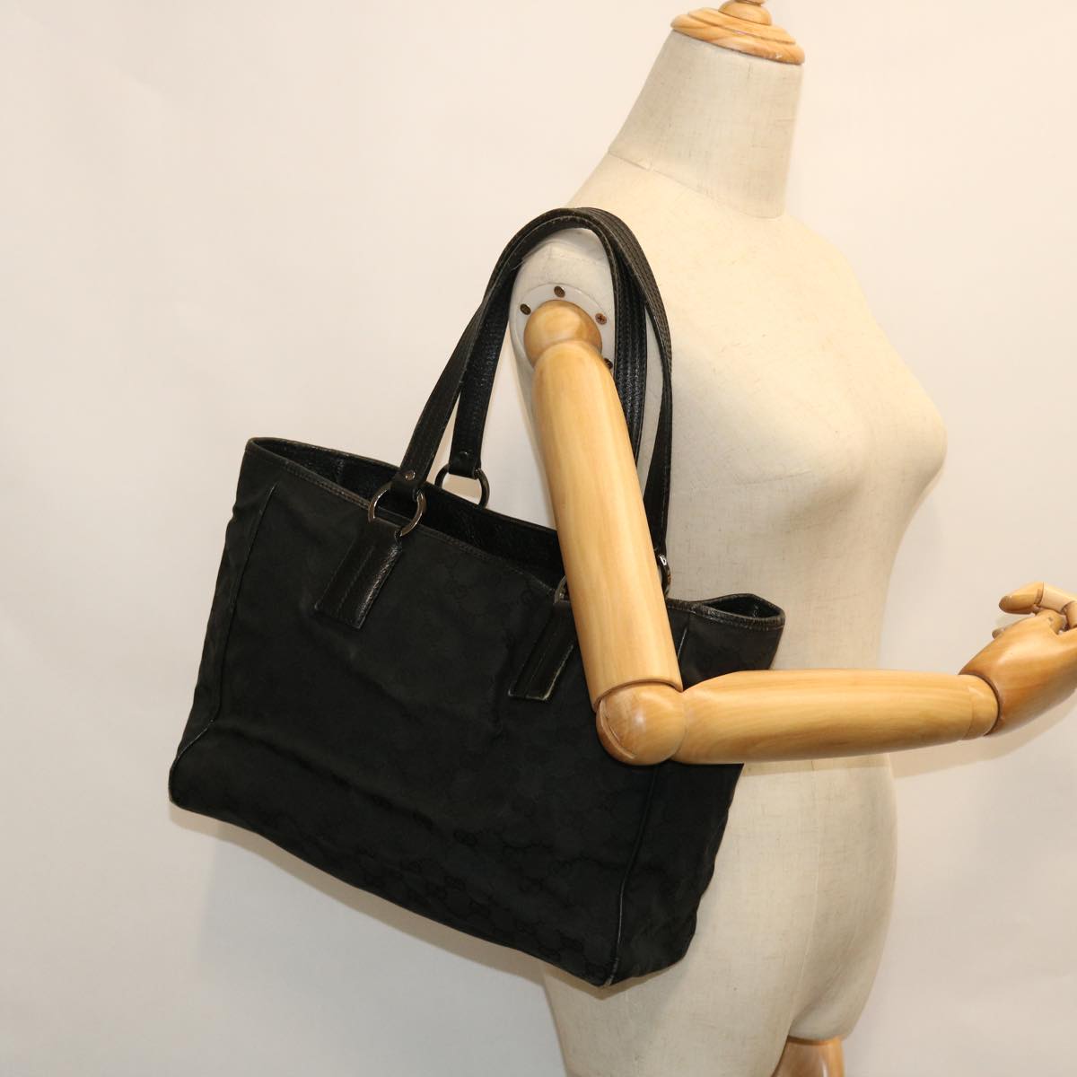 GUCCI GG Canvas Hand Bag Black 113017 52250