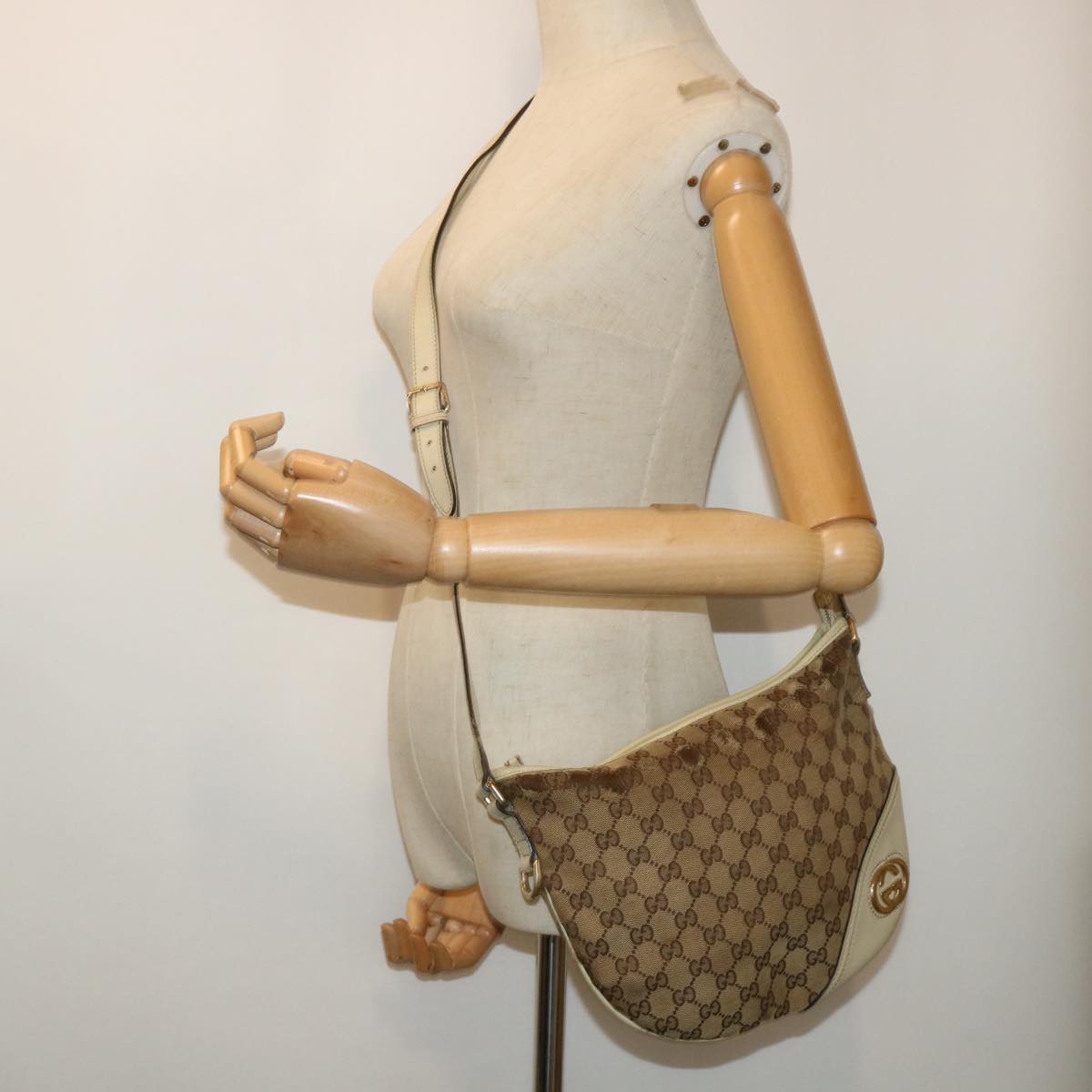 GUCCI GG Canvas Shoulder Bag Beige White 53663
