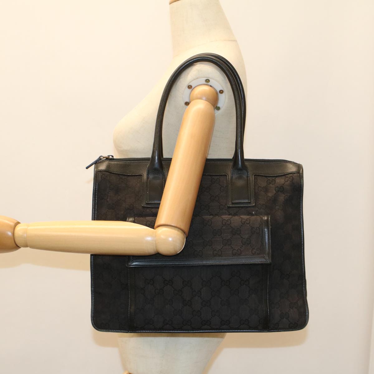 GUCCI GG Canvas Hand Bag Leather Black 000 0854 001013 54325
