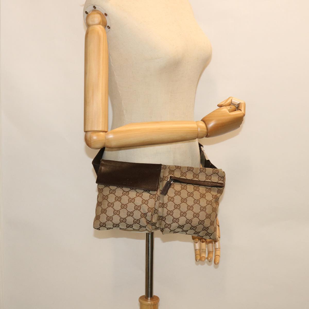 GUCCI GG Canvas Waist bag Beige 28566 54729
