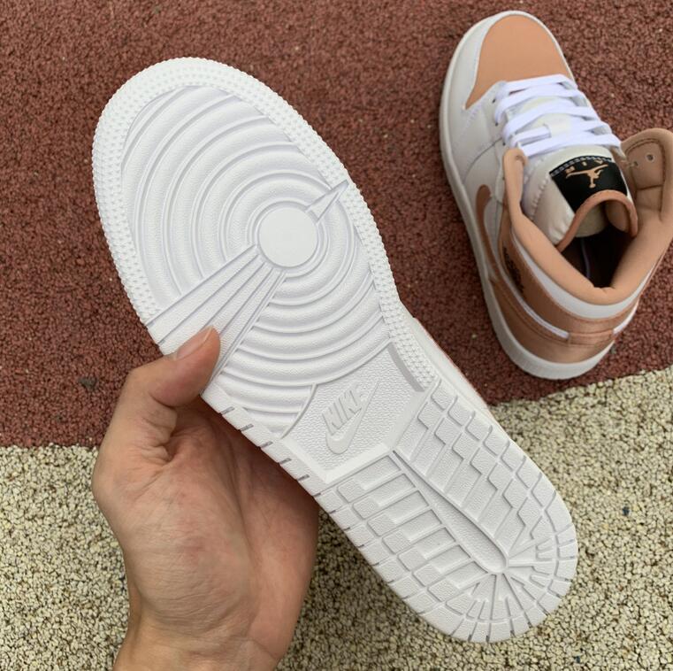 SAMC - NKE Shoes - 1496
