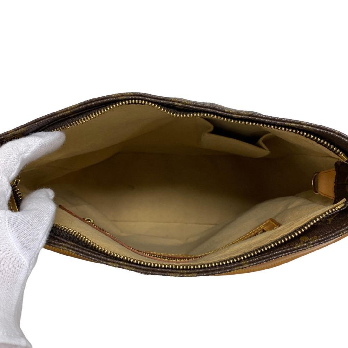 Louis Vuitton Looping Gm Leather Shoulder Bag ()