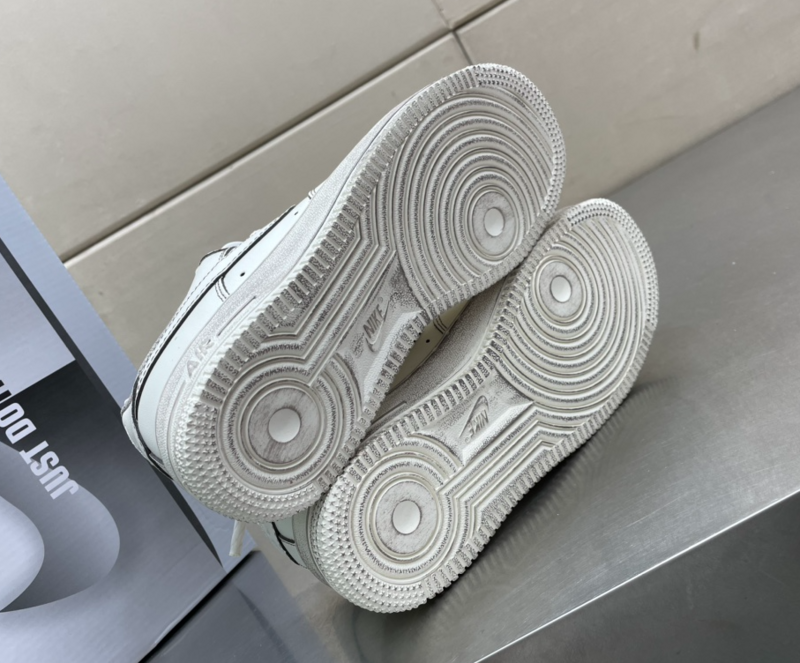 SAMC - NKE Shoes - 055