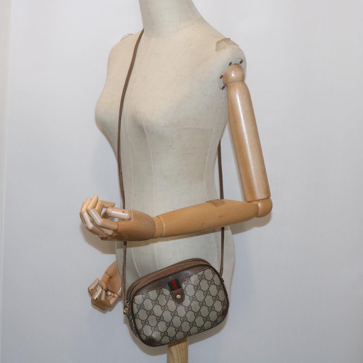GUCCI GG Supreme Web Sherry Line Shoulder Bag Beige Red 89 02 066 61995