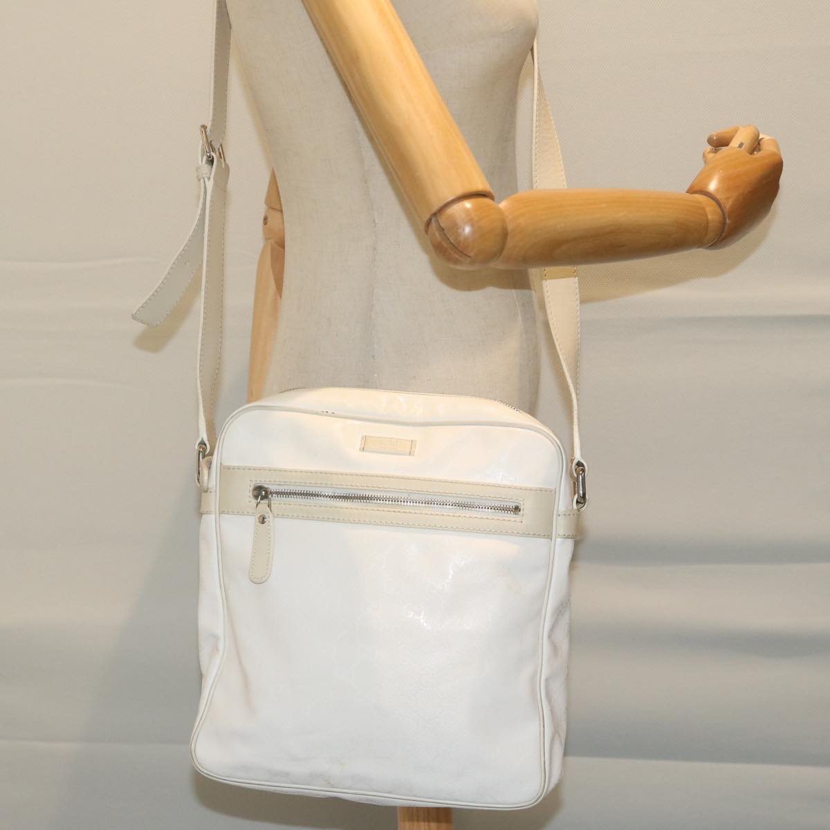 GUCCI GG implementation Shoulder Bag White 201448 62086