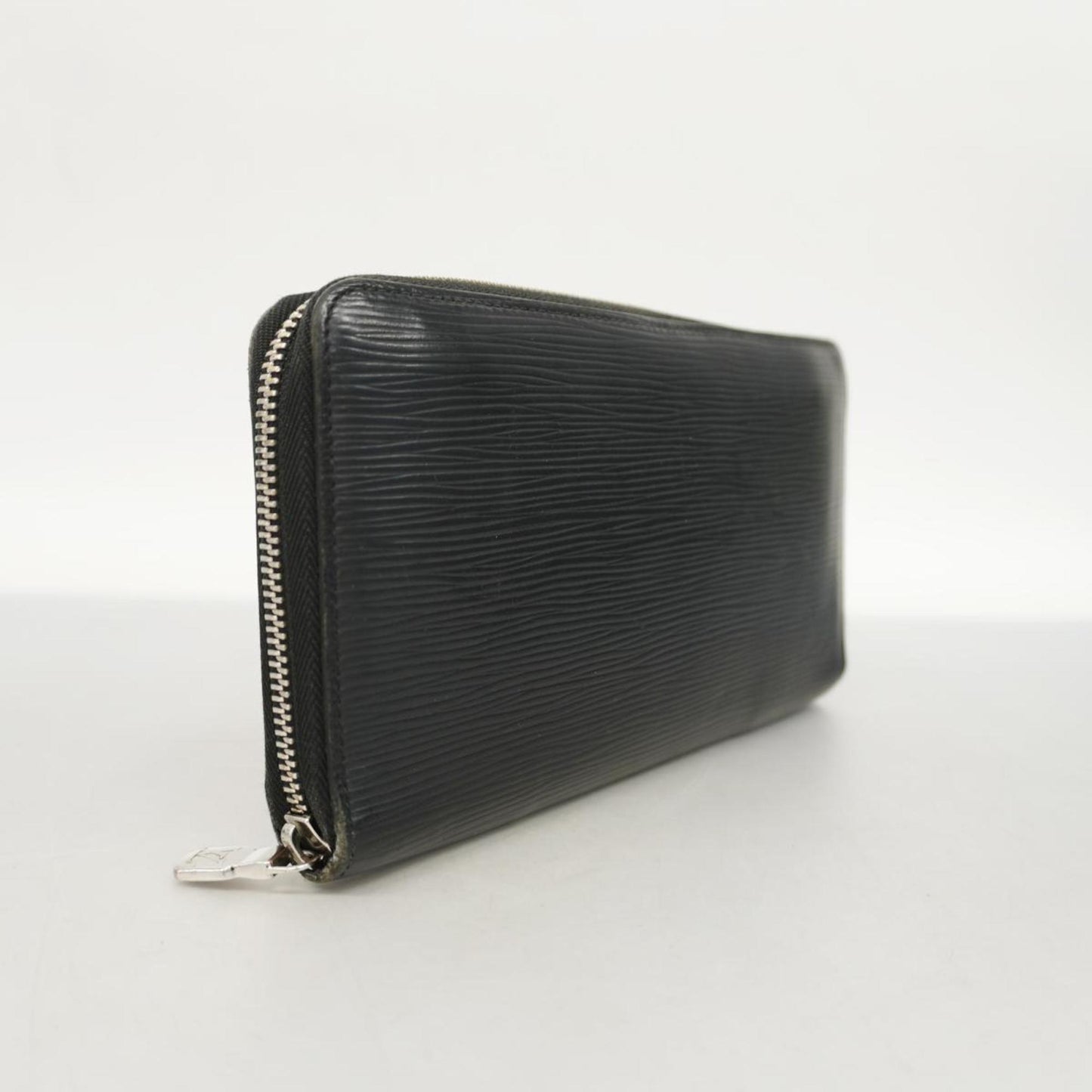 Louis Vuitton Zippy Organizer Leather Wallet ()