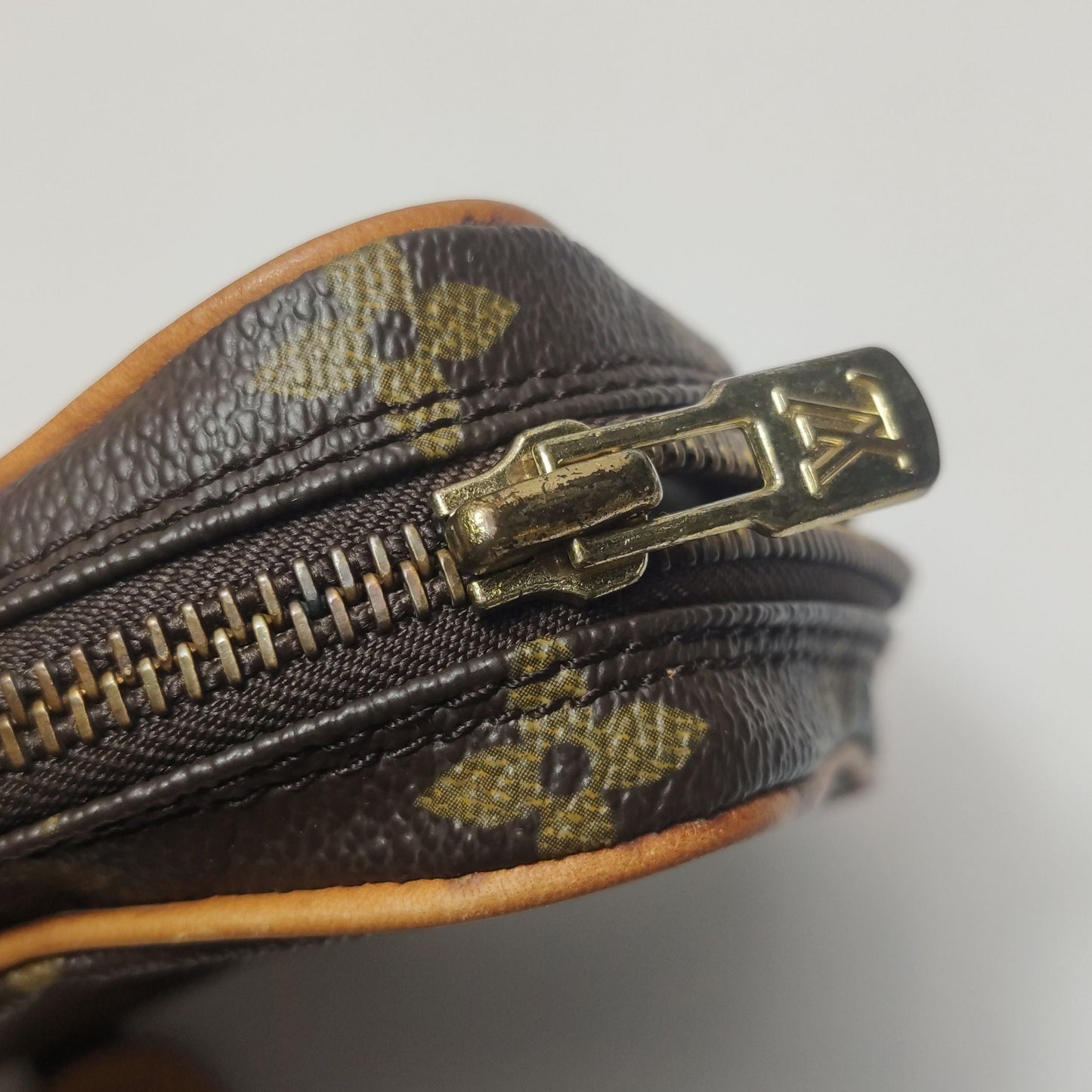 Preloved GLM-Danube Camera Bag 250416781150463