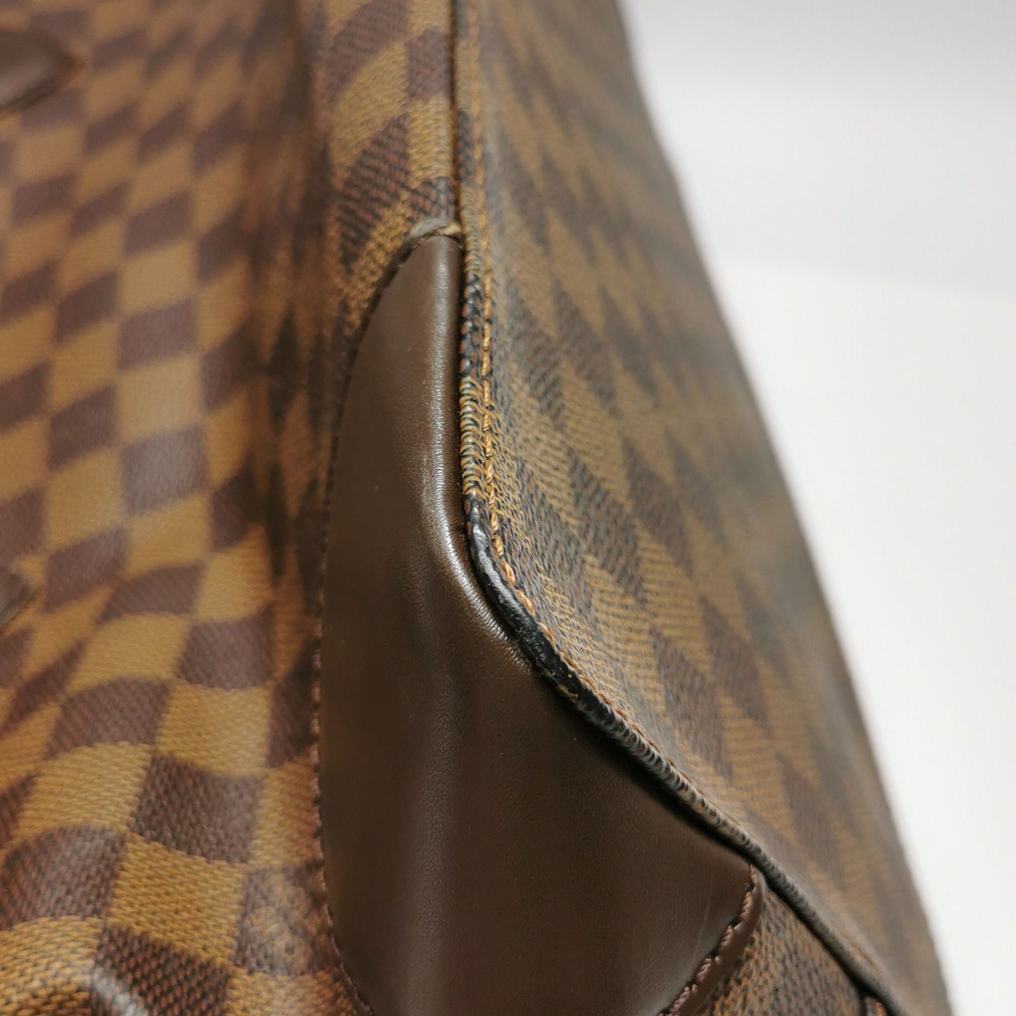 Preloved GLM-Hampstead Medium Leather Checkerboard Logo Shoulder Bag 250306781093556