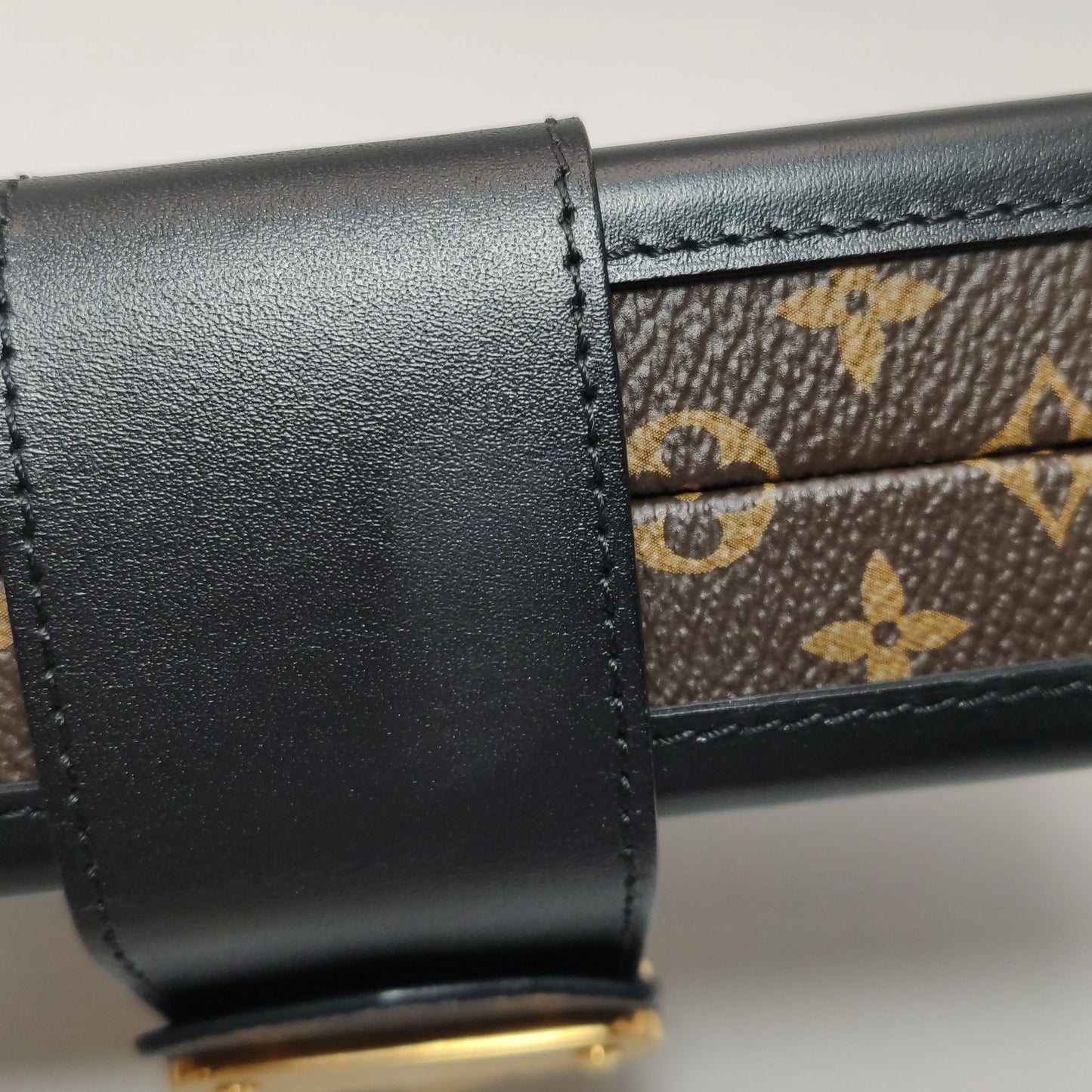 Preloved GLM-Petite Malle Small Monogram Canvas S-lock Crossbody Bag 250527781210996