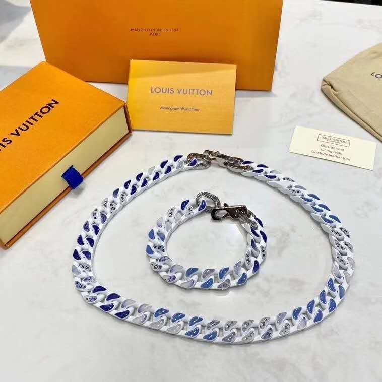 Combo LV Necklaces 096