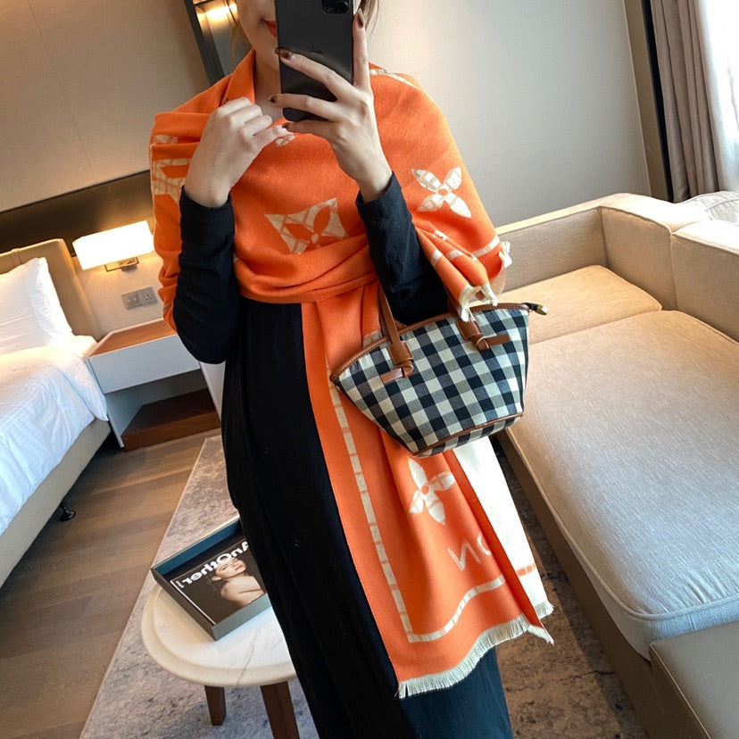EN - Luxury LUV Scarf 016