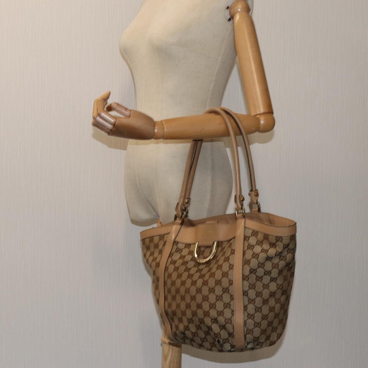 GUCCI GG Canvas Shoulder Bag Beige 211982 70870