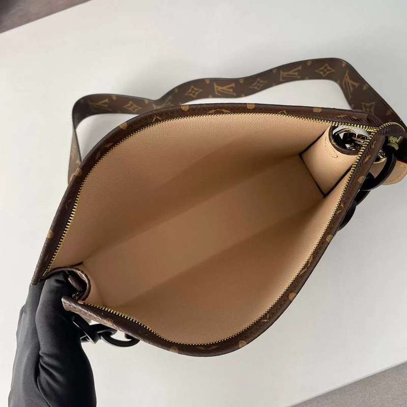 LOV2 Bags - Luxurious Bags 1847
