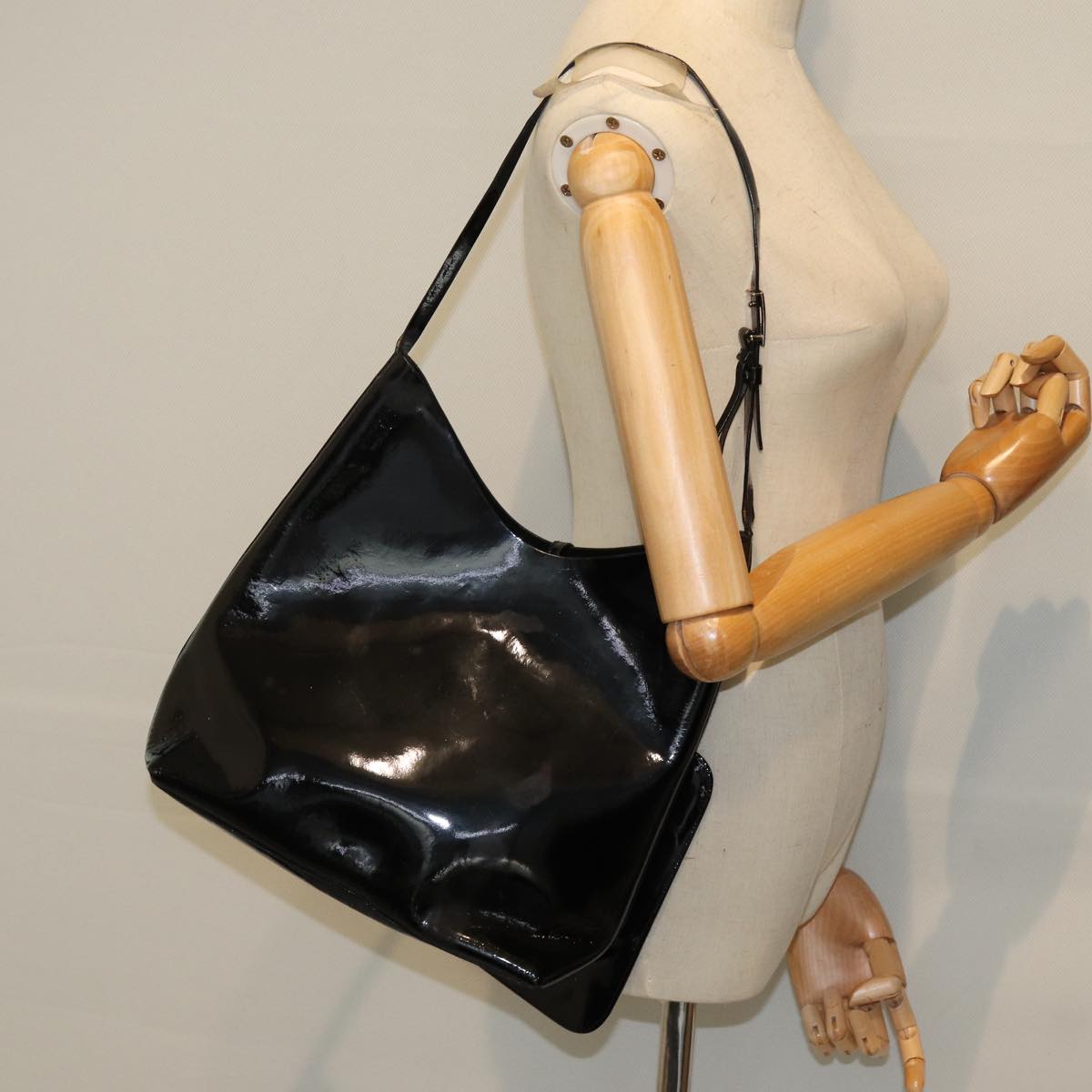 GUCCI Shoulder Bag Patent leather Black 73146