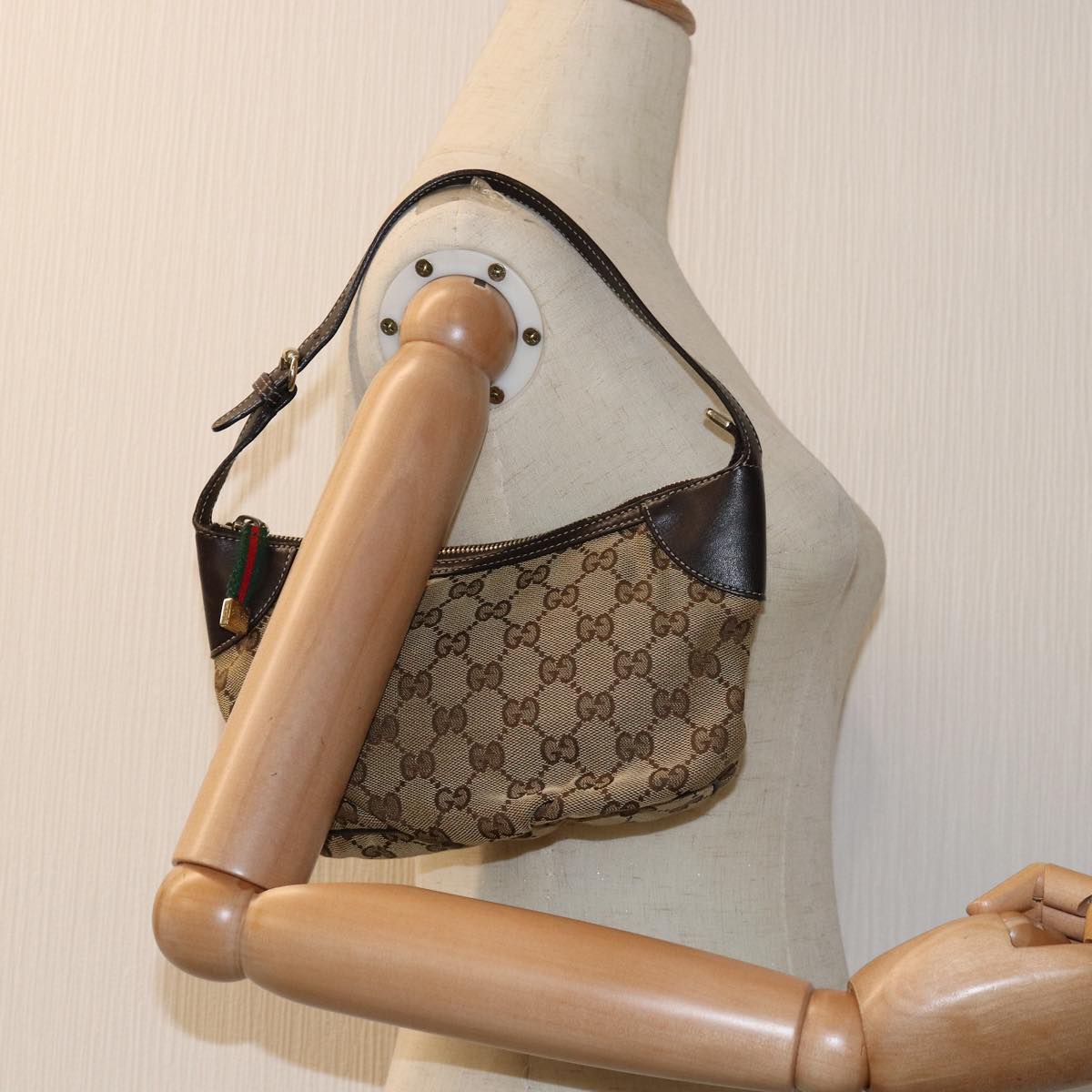 GUCCI GG Canvas Shoulder Pouch Beige 224093 73651