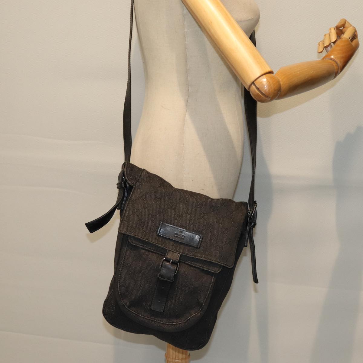 GUCCI GG Canvas Shoulder Bag Gray 101654 73733