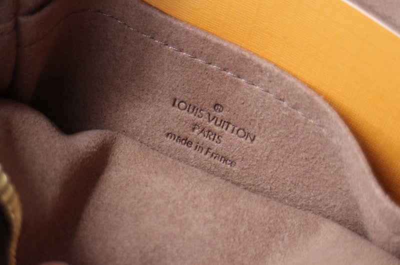 LOV2 Bags - Luxurious Bags 1798