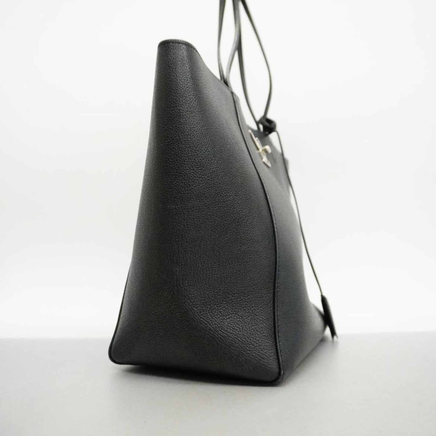 Louis Vuitton Lockme Leather Tote Bag ()