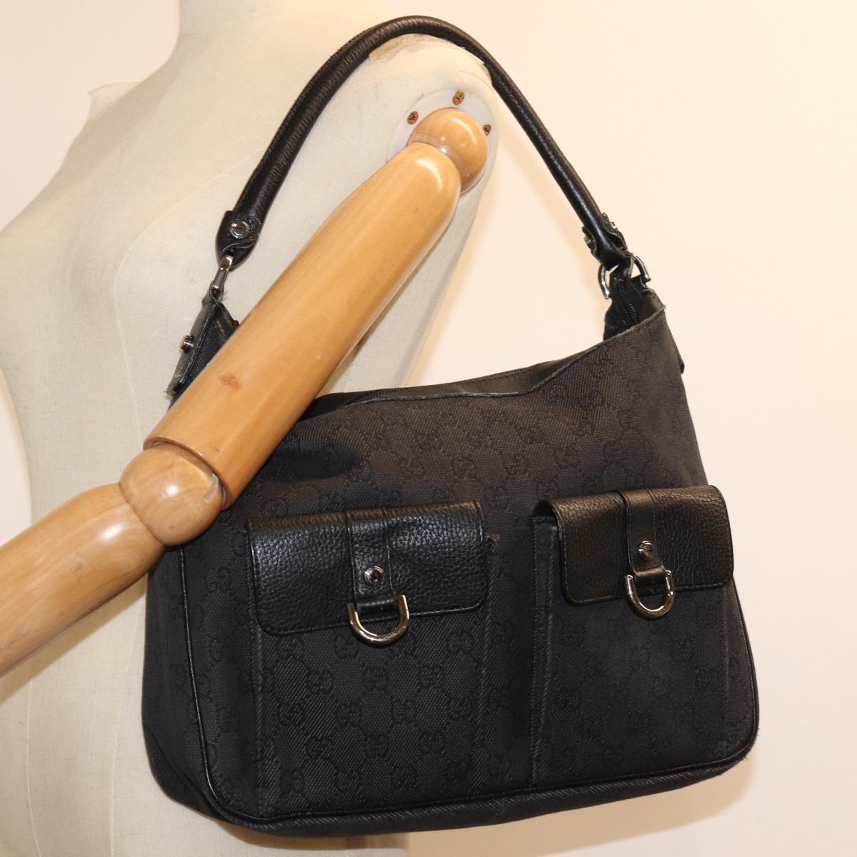 GUCCI GG Canvas Shoulder Bag Outlet Black 293581 74784