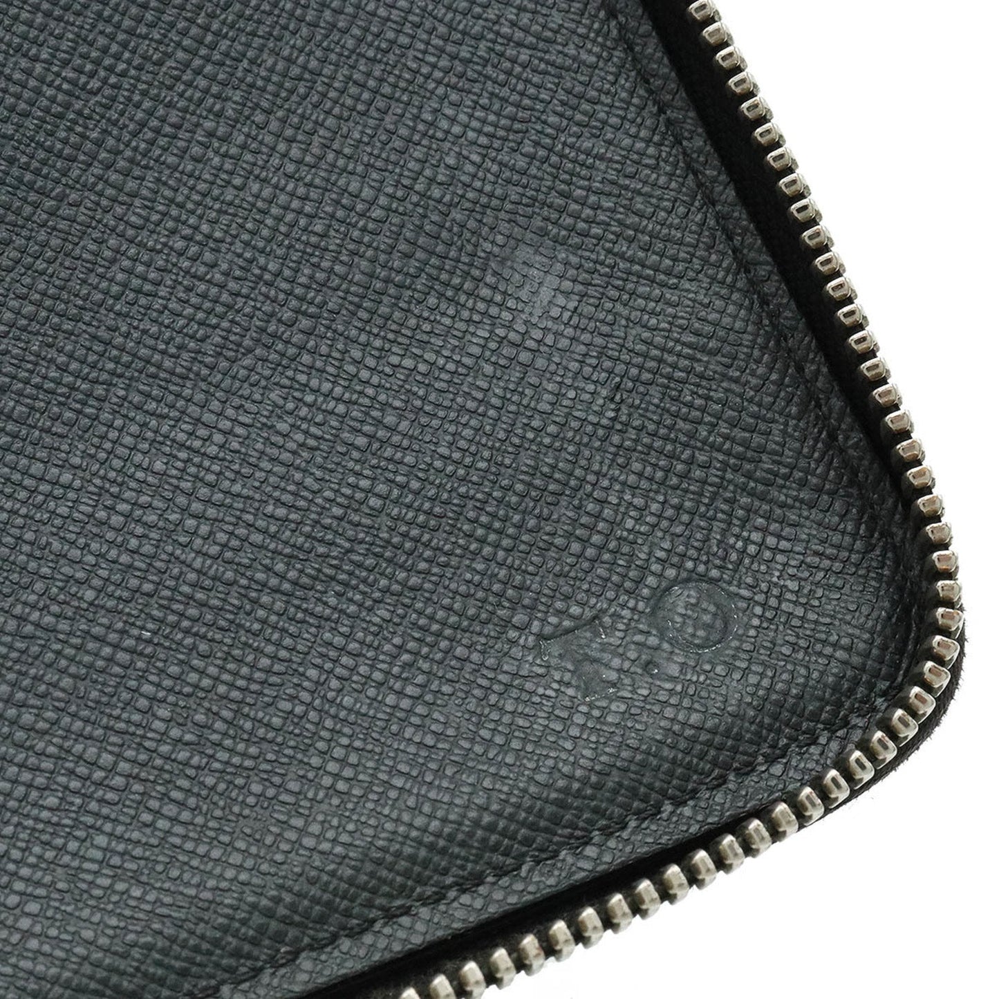 Louis Vuitton Zippy Organizer Leather Wallet ()