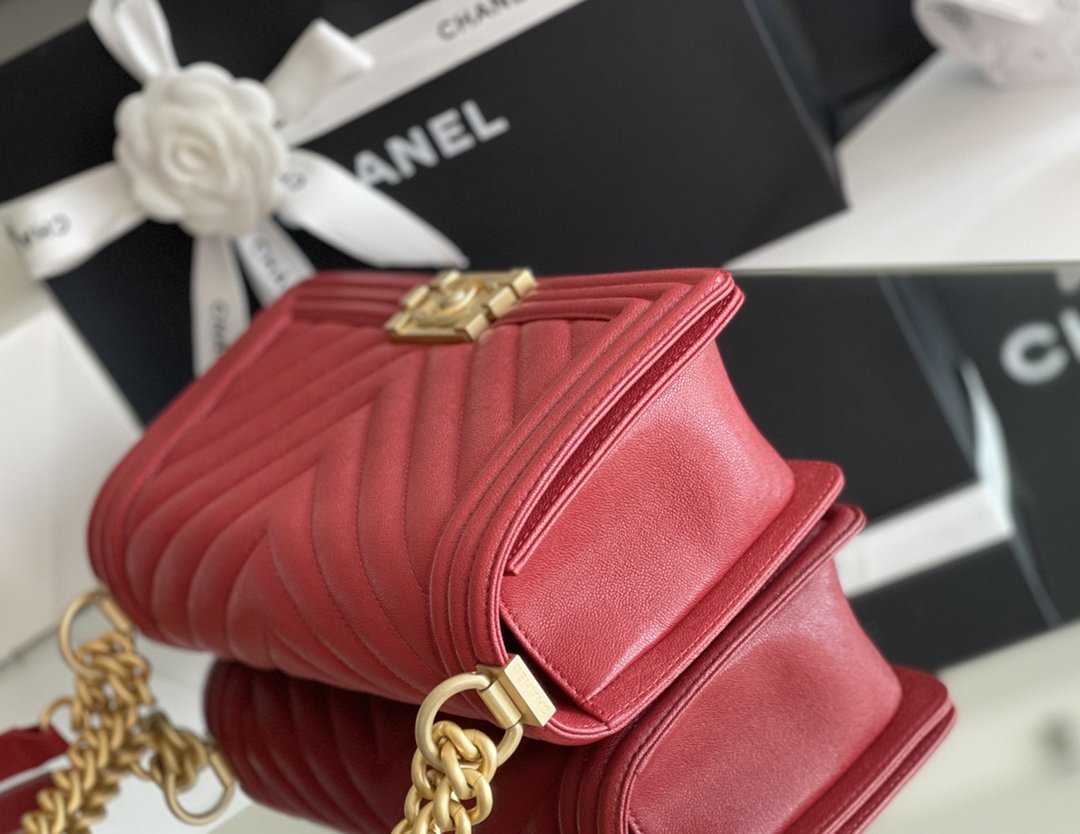 CHLMeGLAMIum Boy Handbag Red For Women 9.8in/25cm A67086