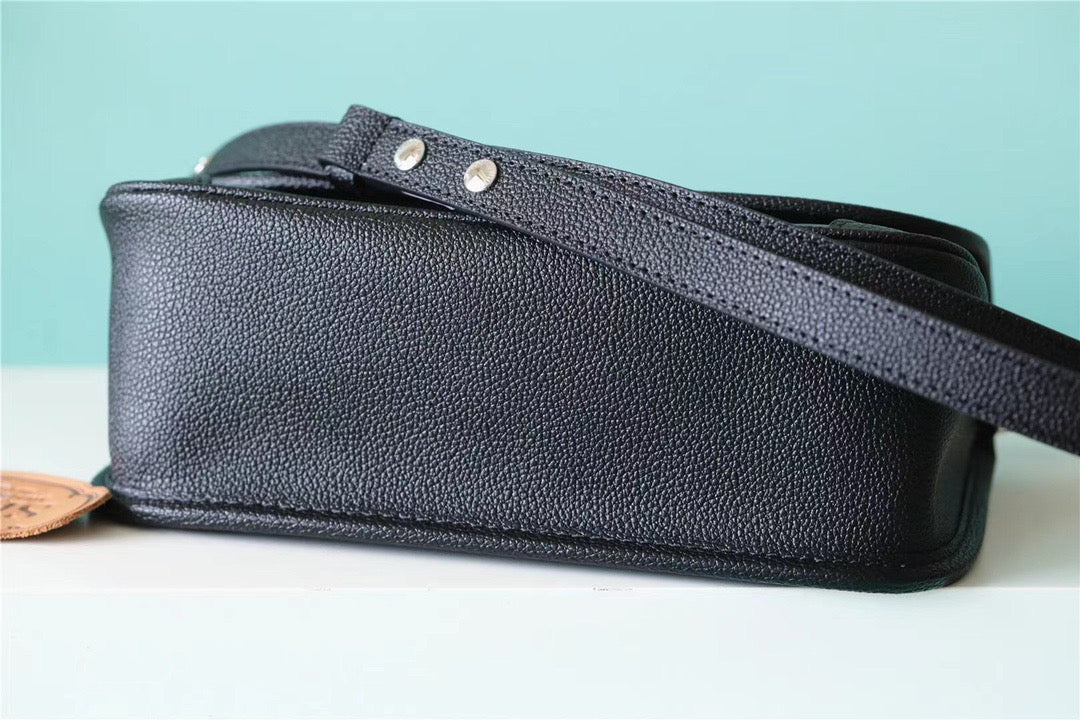 LV Buci Epi Black For Women, Shoulder And Crossbody Bags 24.5cm/9.6in LV M59386