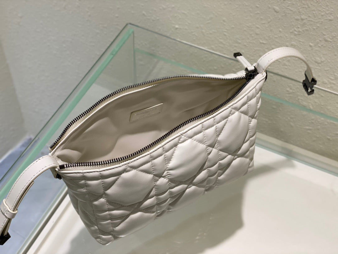 GLAMI MeGLAMIum DYORTravel Nomad Pouch White, For Women, Women’s Handbags 8.5in/22cm CD S5554BMIG_M030