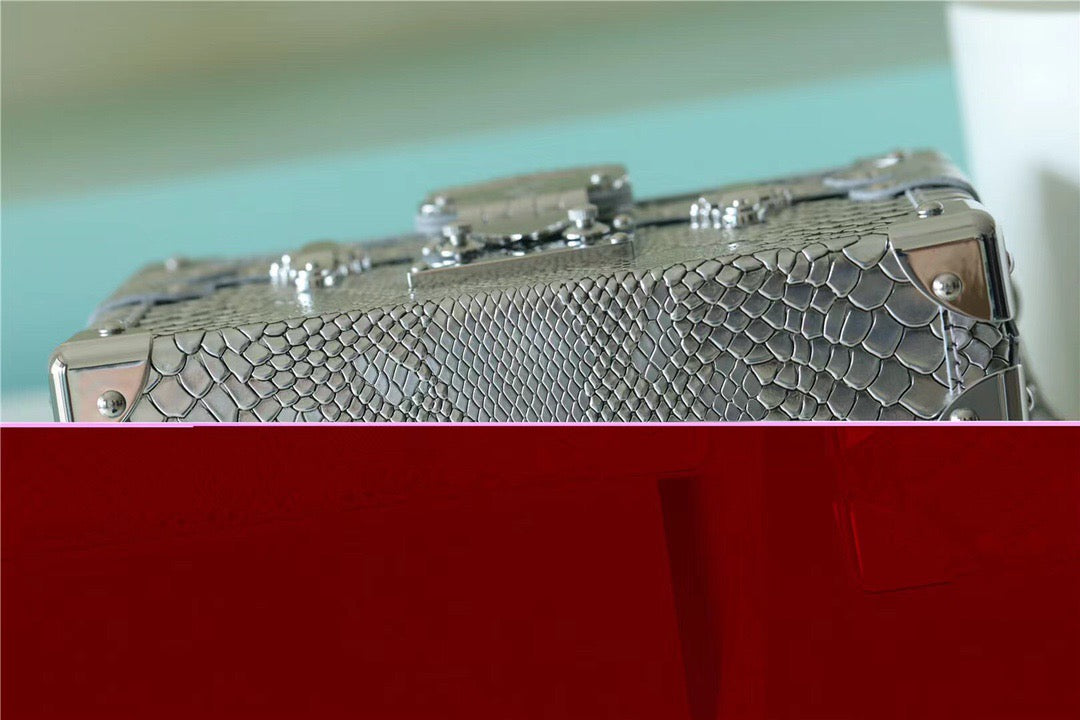 LV Petite Malle High Shiny Alligator Silver For Women, Shoulder And Crossbody Bags 7.9in/20cm LVÂÂ