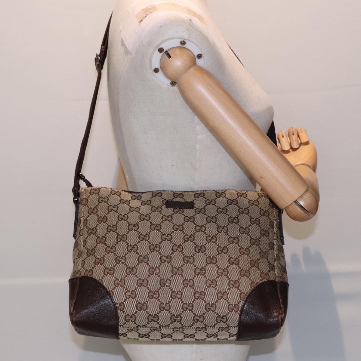 GUCCI GG Canvas Shoulder Bag Beige 114273 84223