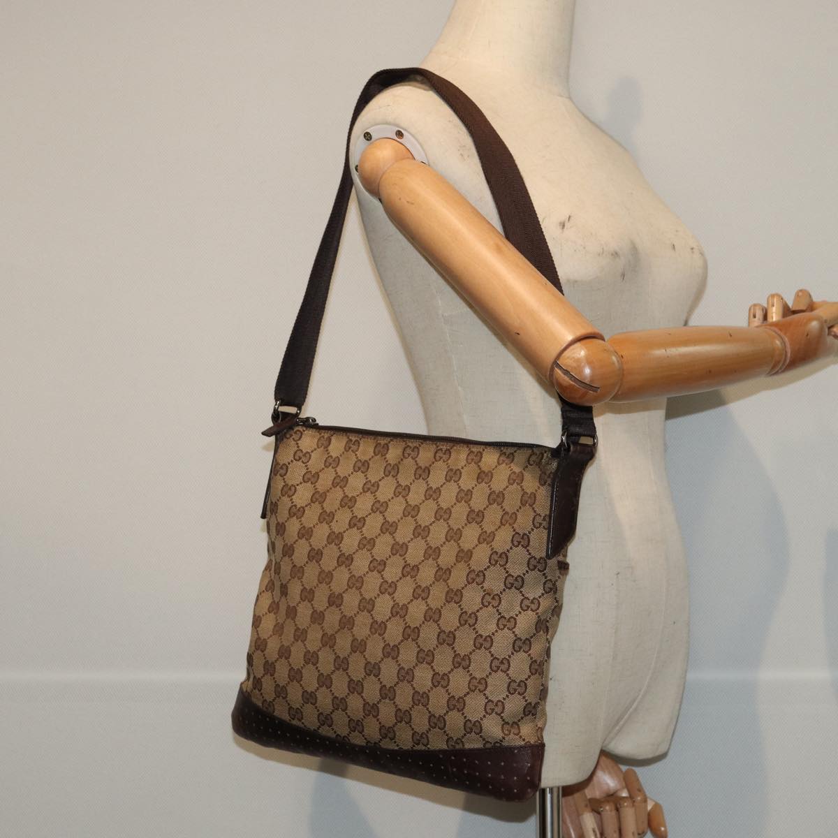 GUCCI GG Canvas Shoulder Bag Beige 145857 84432