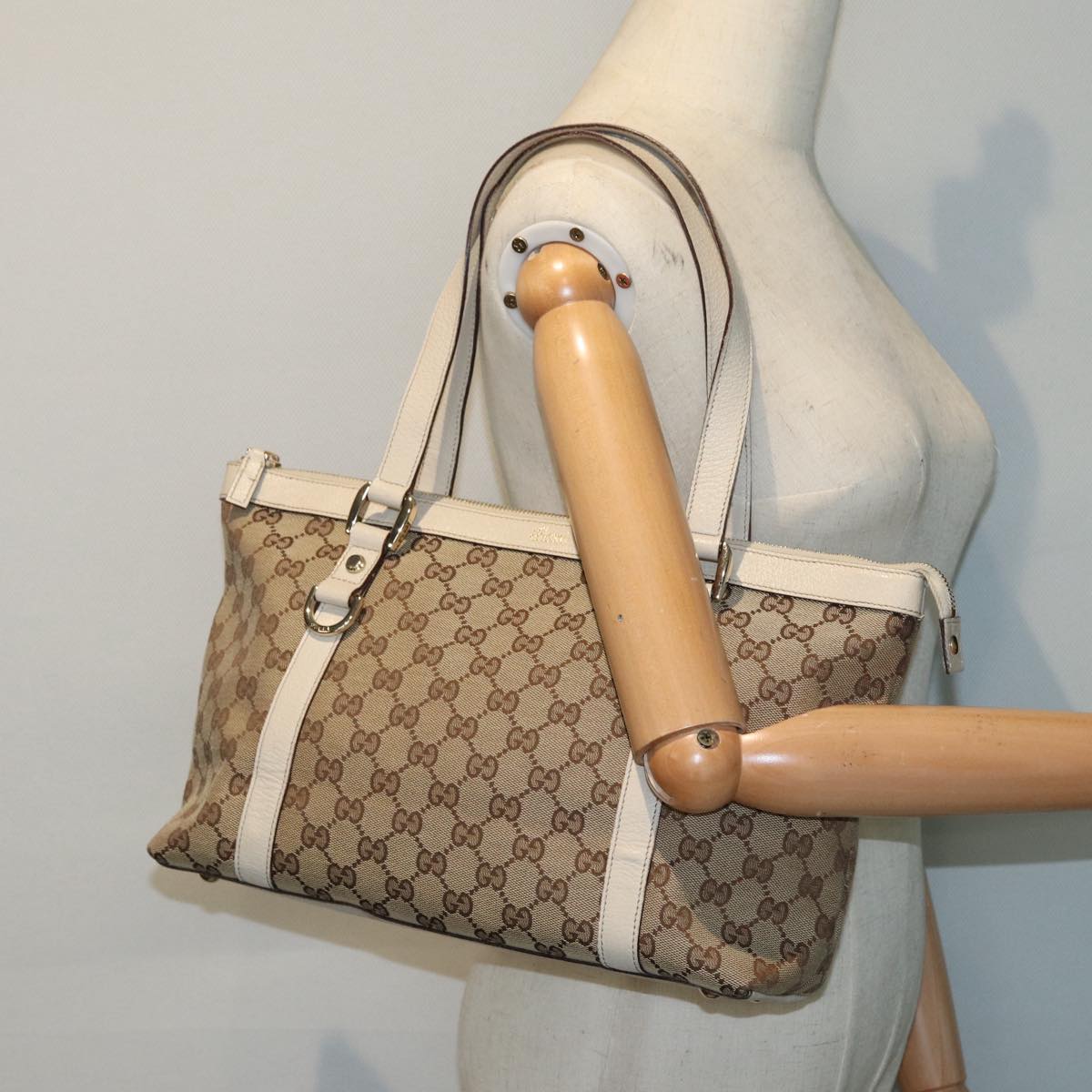 GUCCI GG Canvas Hand Bag Beige White gold 141470 85544