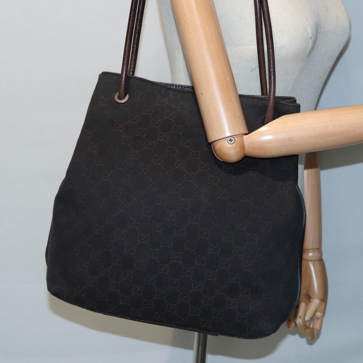 GUCCI GG Canvas Shoulder Bag Black 101341 85814