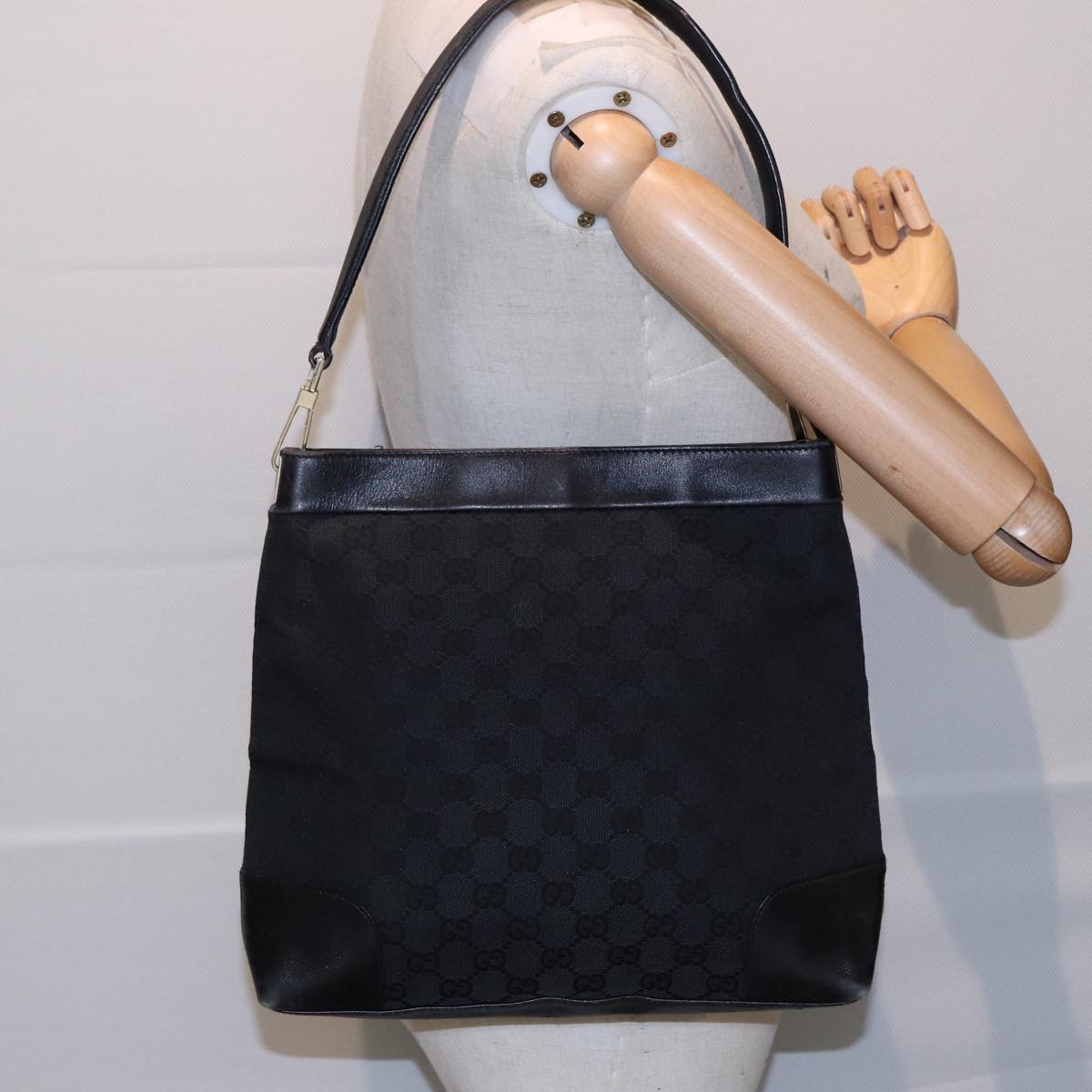 GUCCI GG Canvas Shoulder Bag Black Gold 33900 85998