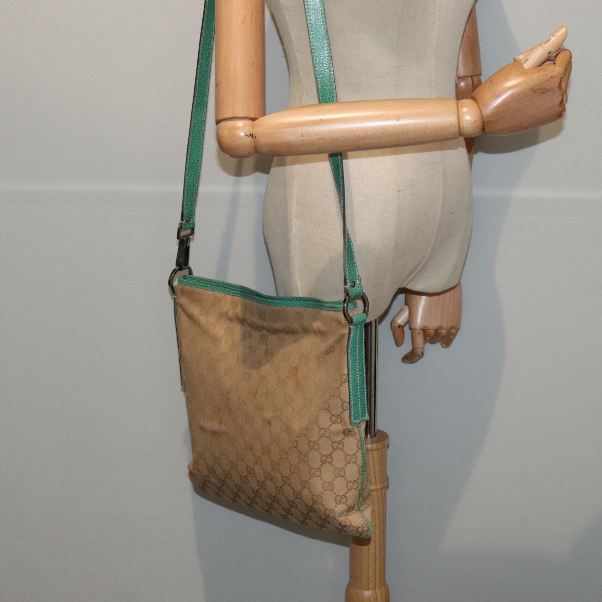 GUCCI GG Canvas Shoulder Bag Beige Silver 113013 86965