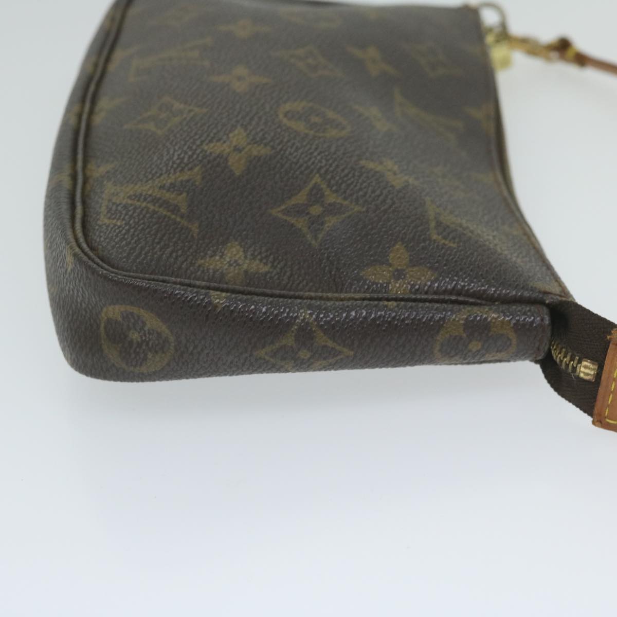 Louis Vuitton Canvas Shoulder Bag ()