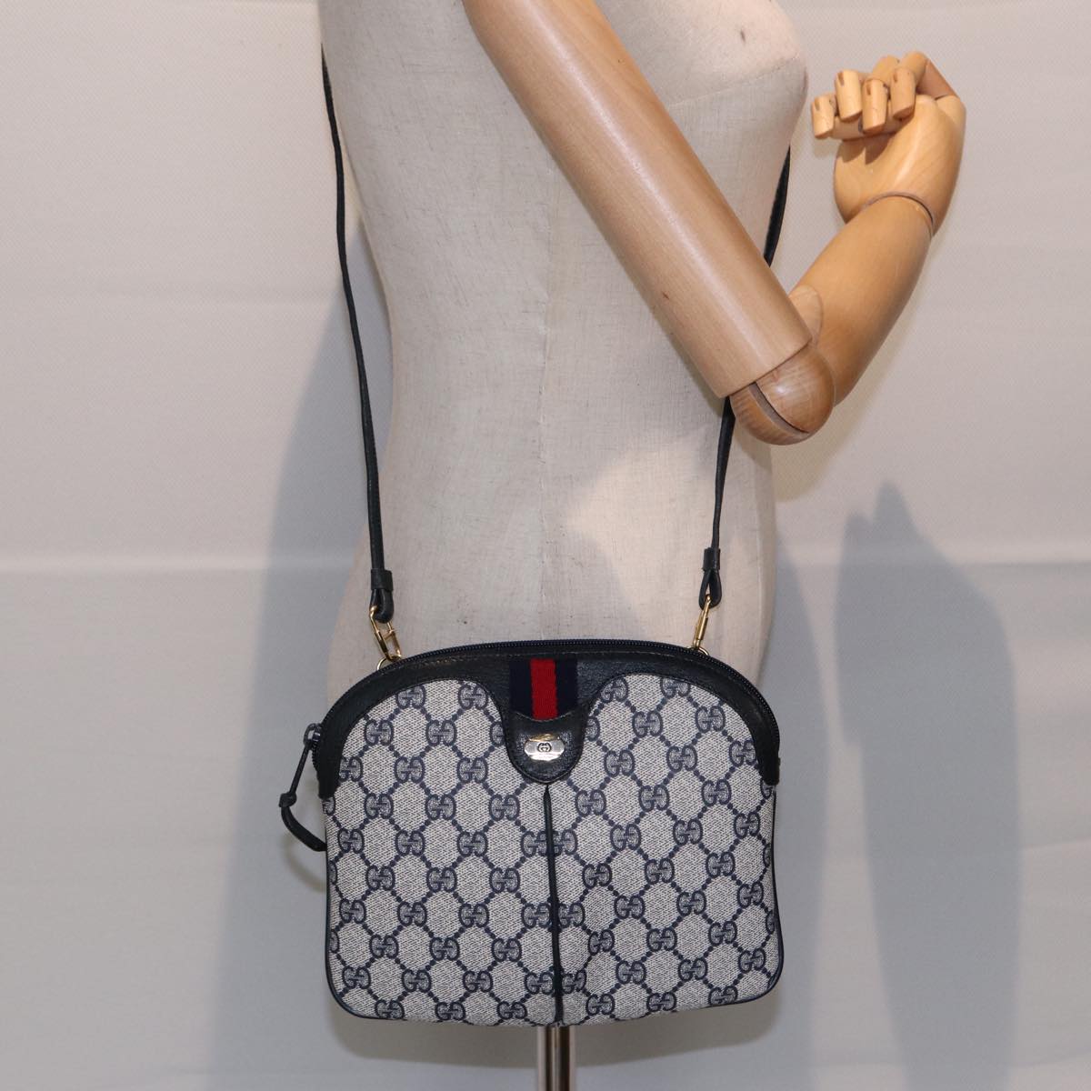 GUCCI GG Supreme Sherry Line Shoulder Bag PVC Navy Red 904 02 047 88462