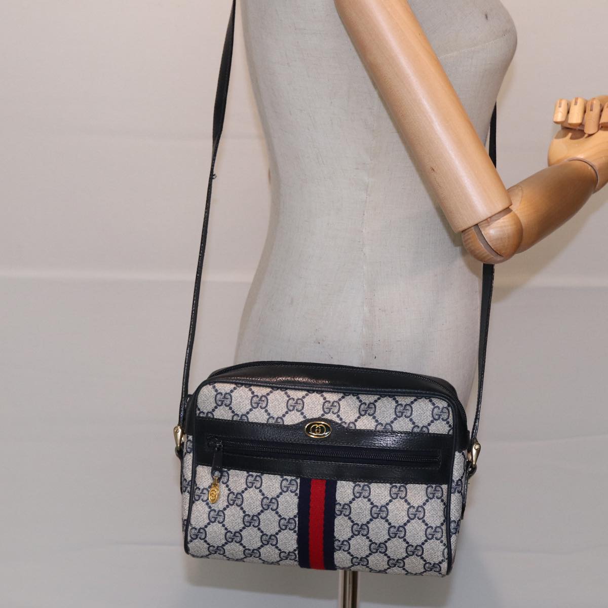 GUCCI GG Supreme Sherry Line Shoulder Bag PVC Navy Gold 378 02 004 88527