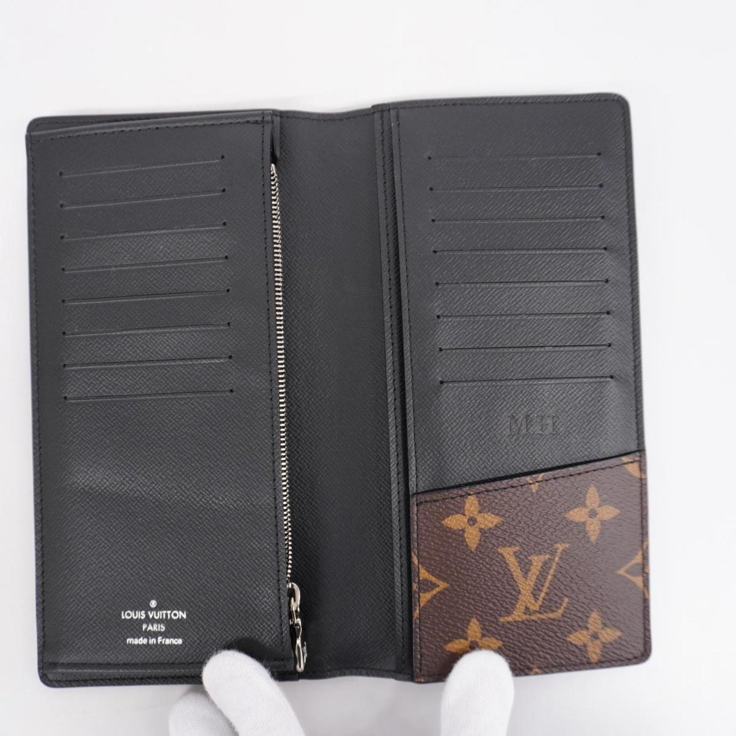 Louis Vuitton Portefeuille Brazza Canvas Wallet ()