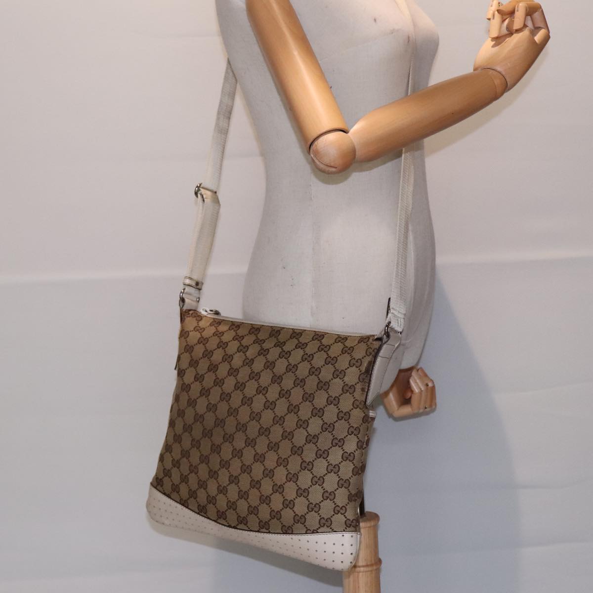 GUCCI GG Canvas Shoulder Bag Beige Silver 145852 90180