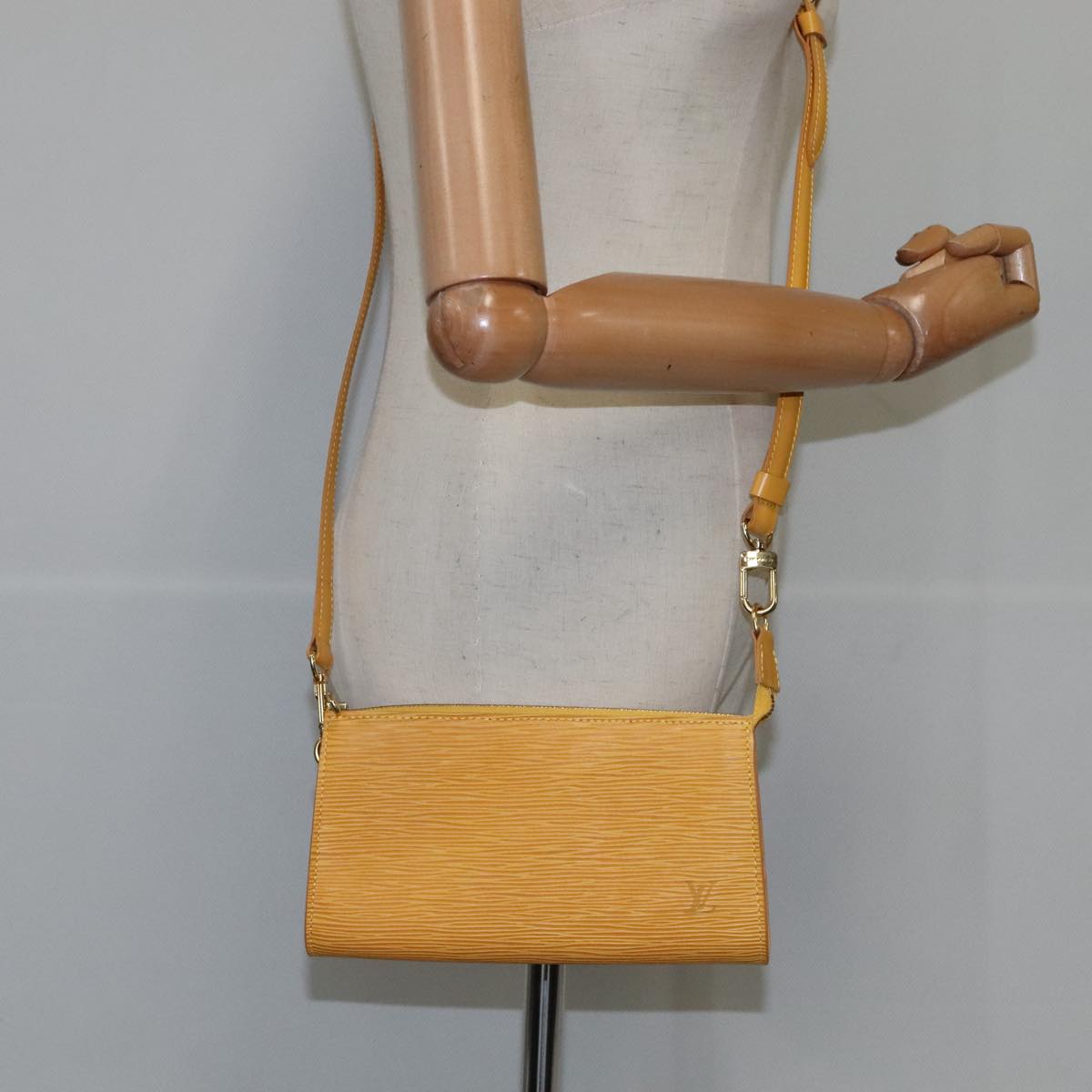 LOUIS VUITTON Epi Pochette Accessoires Pouch Yellow M52989 LV 93274