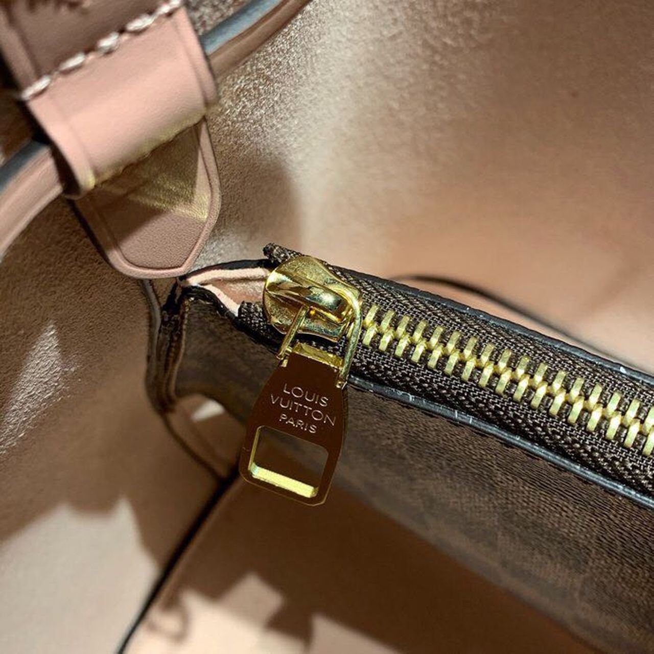 LV Neo Noe GLAMI Bucket Bag 26cm Damier Ebene Canvas Spring/Summer Collection N40198, Venus