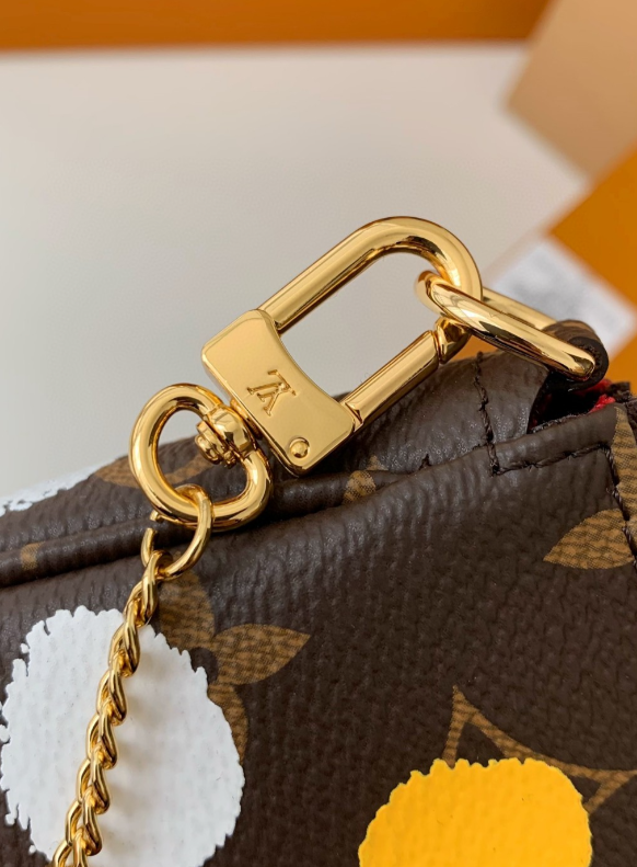 SAMC - LOV Bags - 1335