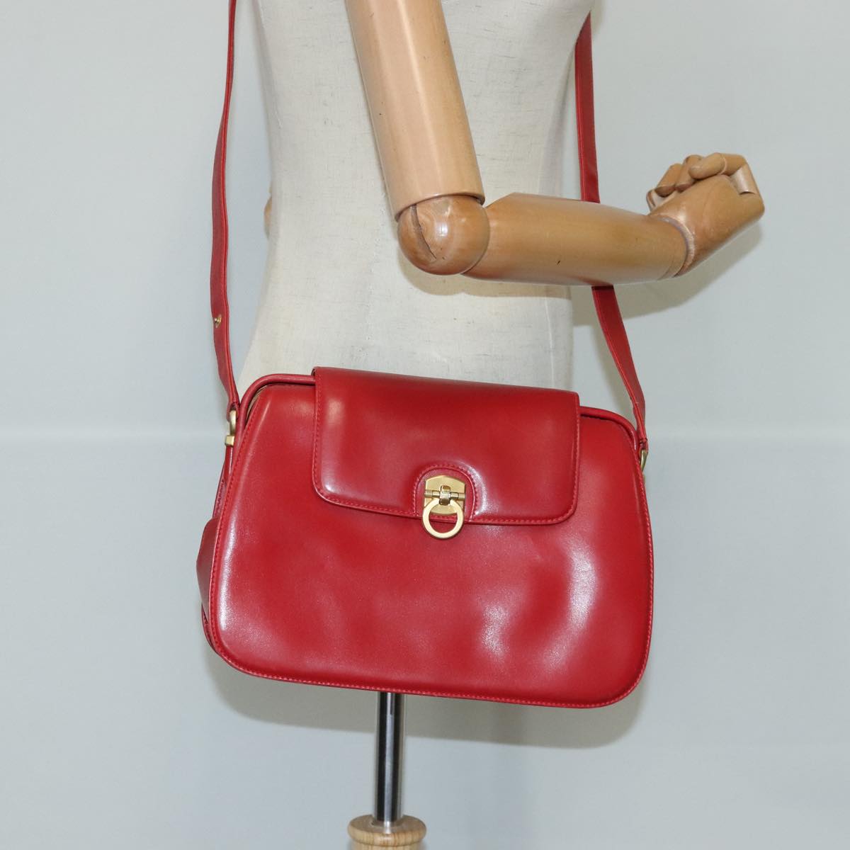 GUCCI Shoulder Bag Leather Red Gold 98126