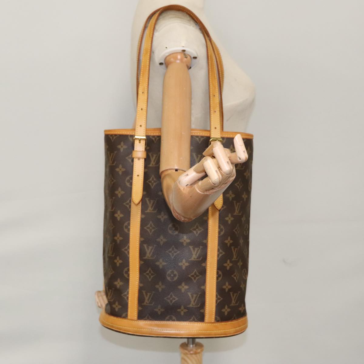 LOUIS VUITTON Monogram Bucket GM Shoulder Bag M42236 LV 98171