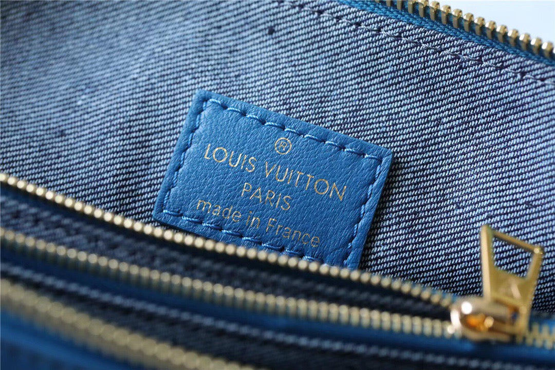 LV Coussin PM Puffy Navy Blue For Women, Shoulder And Crossbody Bags 10.2n/26cm LV M59392