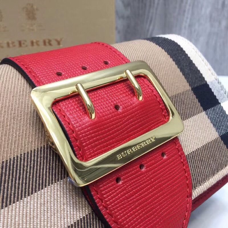 GLAMI The Small Buckle Bag In House Check Red For Women, Bags 7.5in/19cm