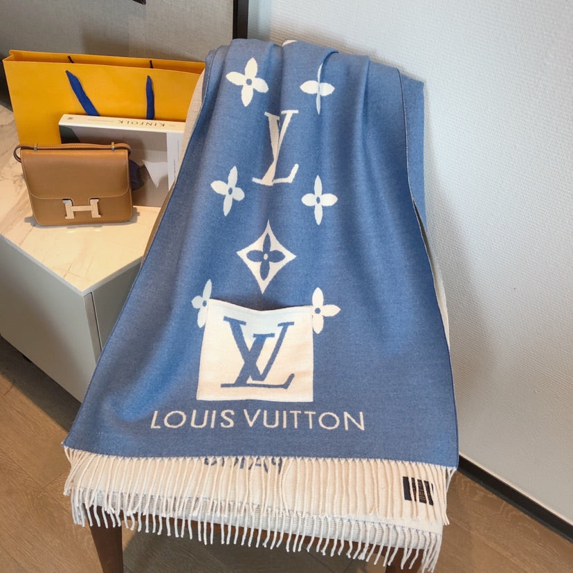 EN - Luxury LUV Scarf 013