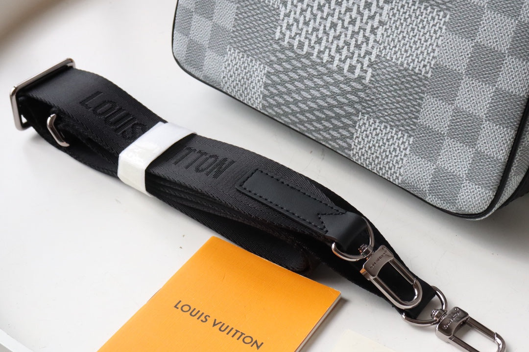 LV StuGLAMIo Messenger Damier Graphite Plaster For Men, Bags, Shoulder And Crossbody Bags 9.3in/25.3cm LV N50014