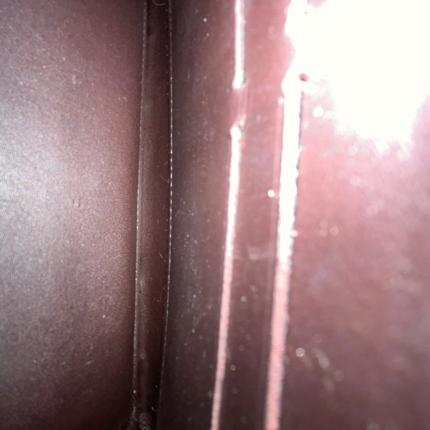 LOUIS VUITTON Zippy Amarante Monogram Vernis Wallet