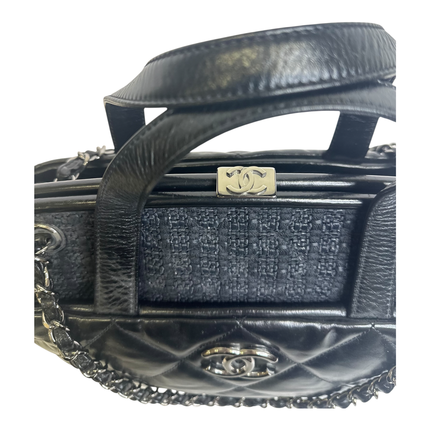 Chanel Portobello Quilted Glazed Calfskin Leather And Tweed Frame Shoulder Bag